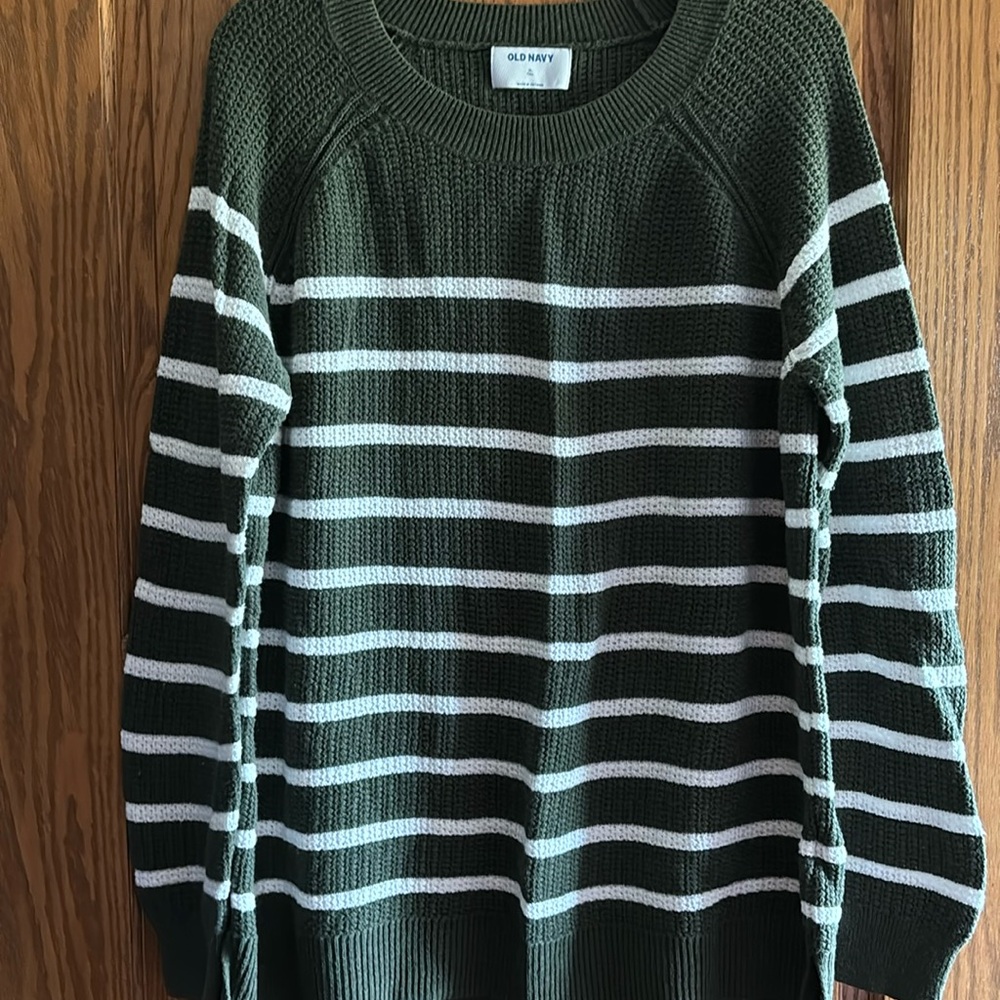 Old Navy olive and white sweater